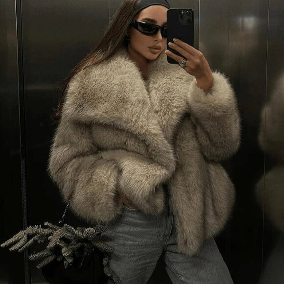 K Casual Women's Thick Faux Fur oversized Collar Jacket - Picture 7 of 11